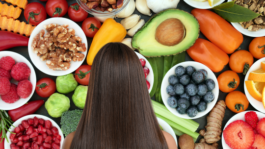 L'impact de l'alimentation sur la santé de vos cheveux